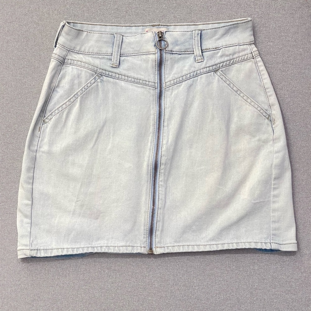 SO Women’s Light Wash Denim Mini Skirt | Zipper Front